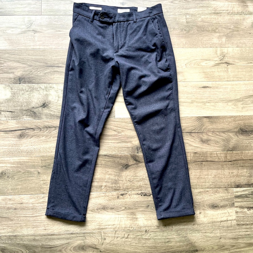 32 blue chinos jack and jones. Brand new. Never worn.